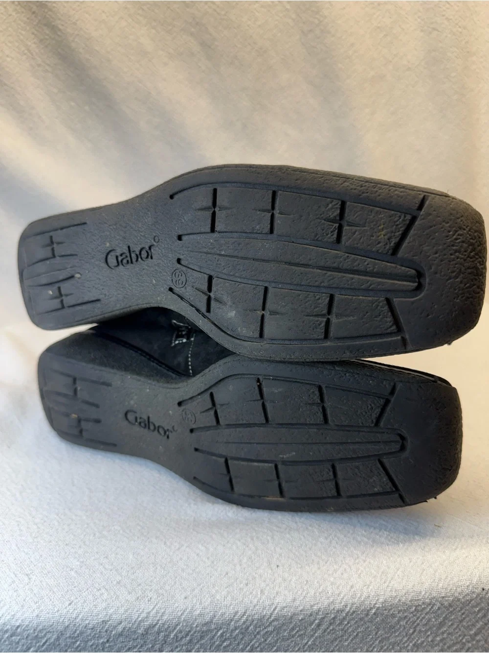 Gabor sleek black